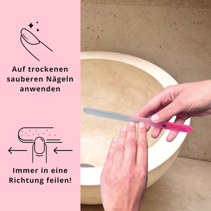 Die Glasnagelfeilen auf trockenen sauberen Nägeln anwenden und für ein traumhaftes Ergebnis immer in eine Richtung feilen. Diese Nagelfeilen aus Glas sind gut für brüchige Nägel geeignet und schützen vor schnellem Splittern und Einreißen 