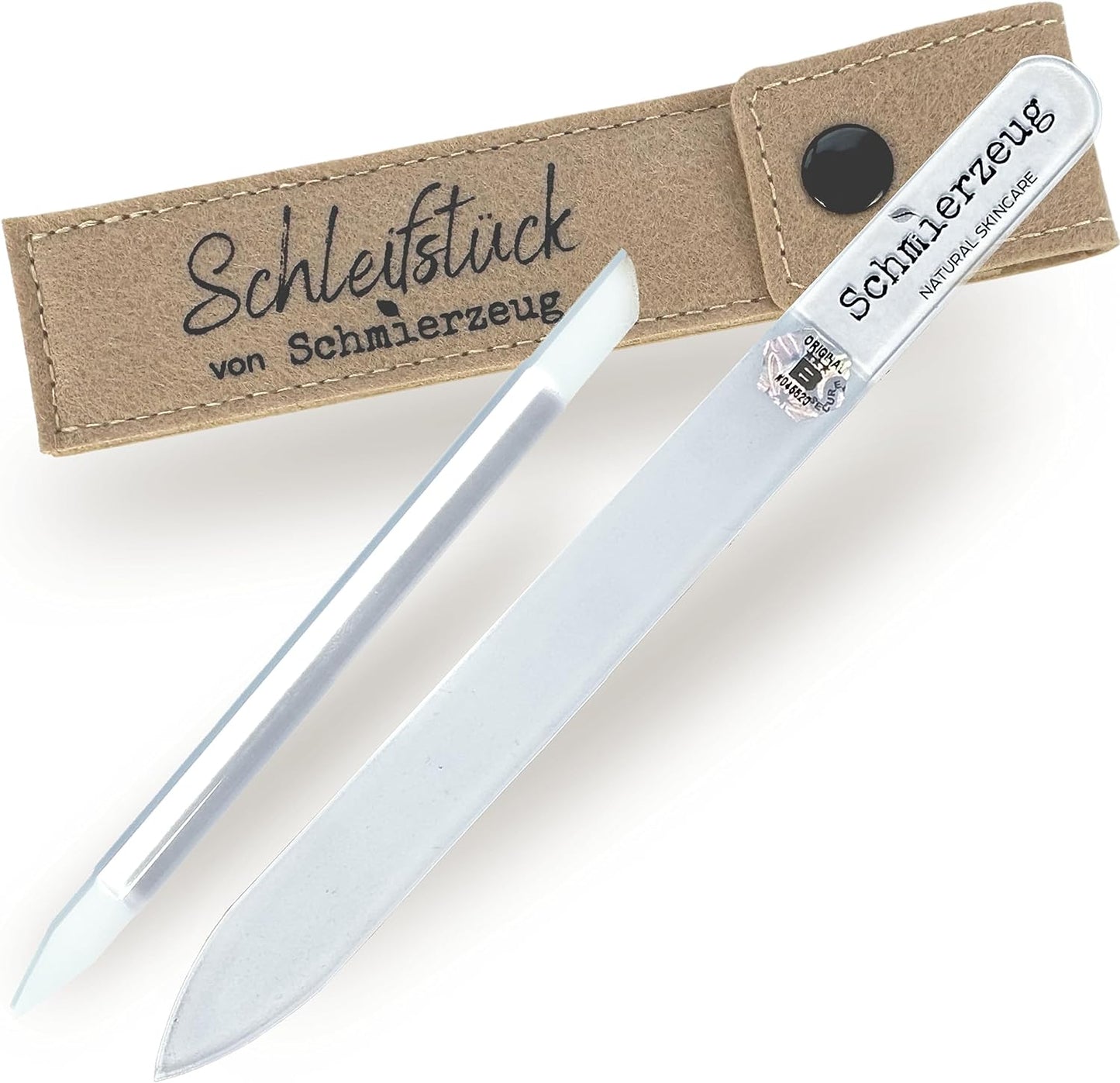 Glasnagelfeilen-Set mit beigem Etui, bestehend aus einer feinen Glasfeile und einem Glasstick mit zwei unterschiedlich geformten Enden zur Pflege von Nägeln und Nagelhaut.
